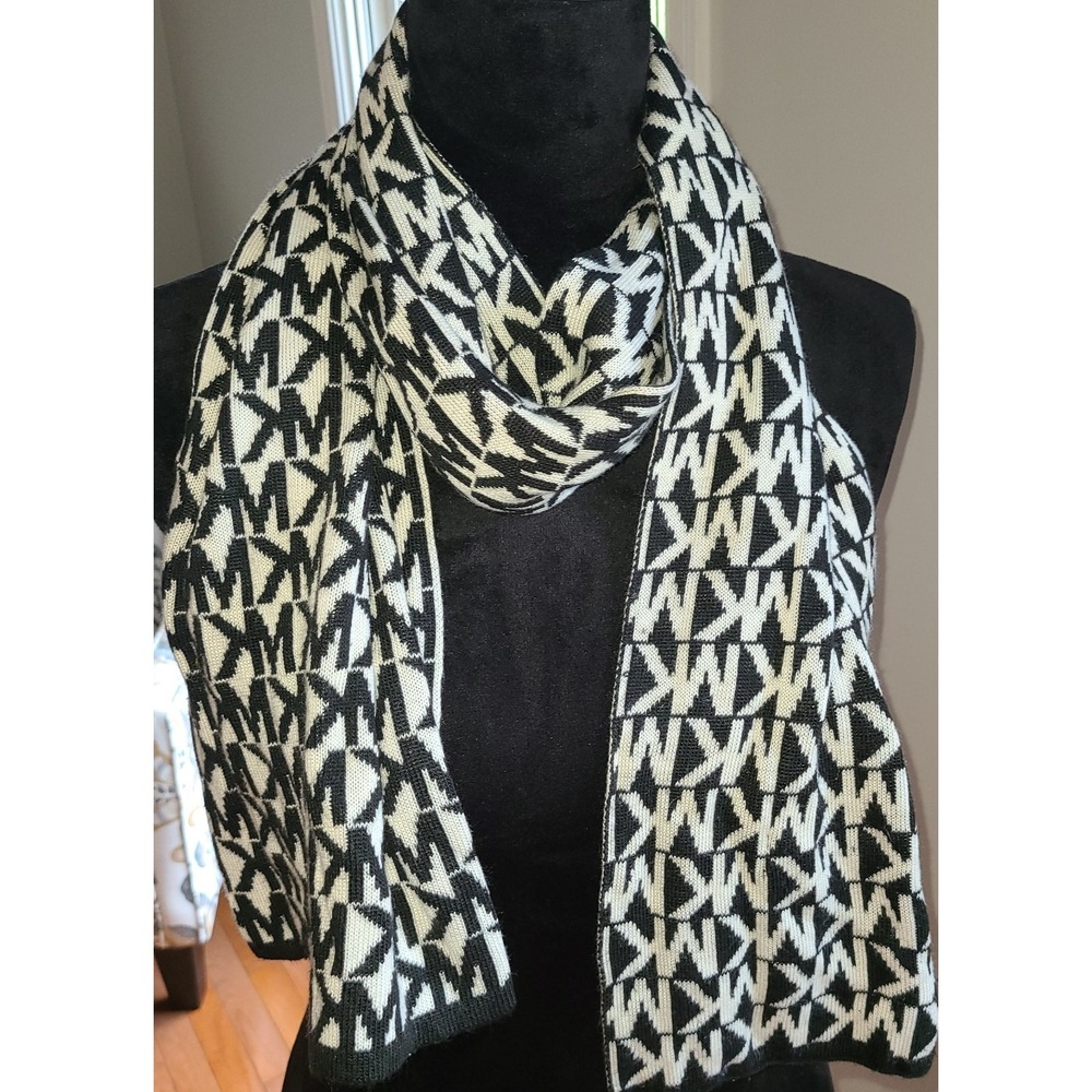 Michael Kors Signature Black White Logo Knit Scarf Monogrammed Cozy Warm Stylish
